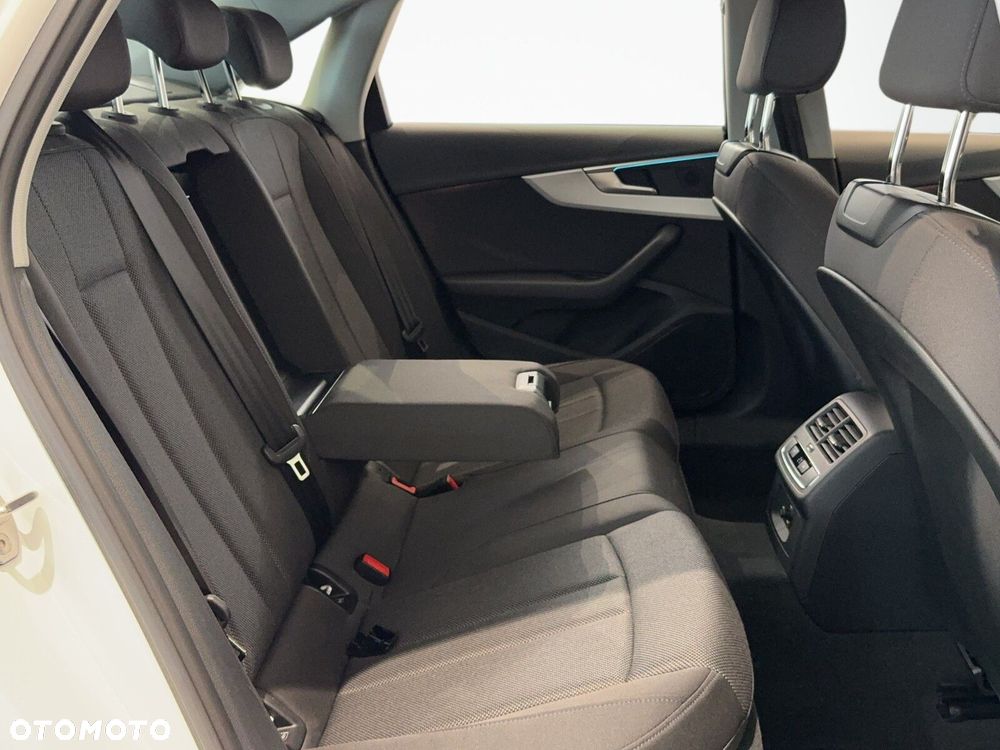 Audi A4 Limousine - 16