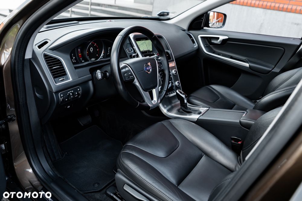 Volvo XC 60 D3 Drive-E Momentum - 17