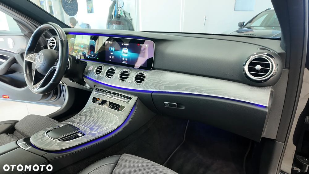 Mercedes-Benz Klasa E - 32