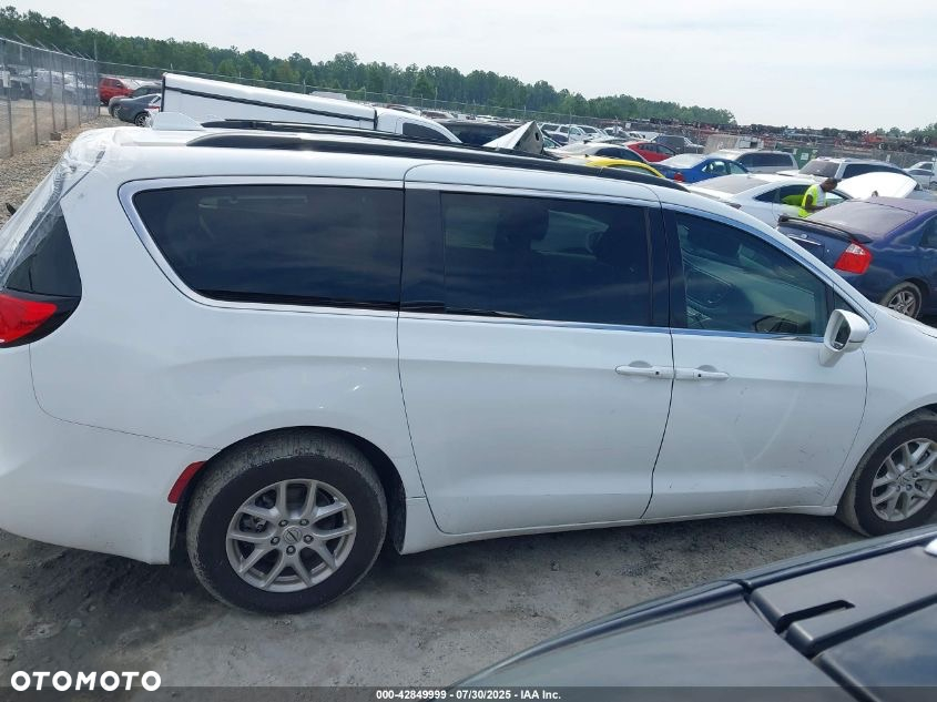 Chrysler Pacifica - 2