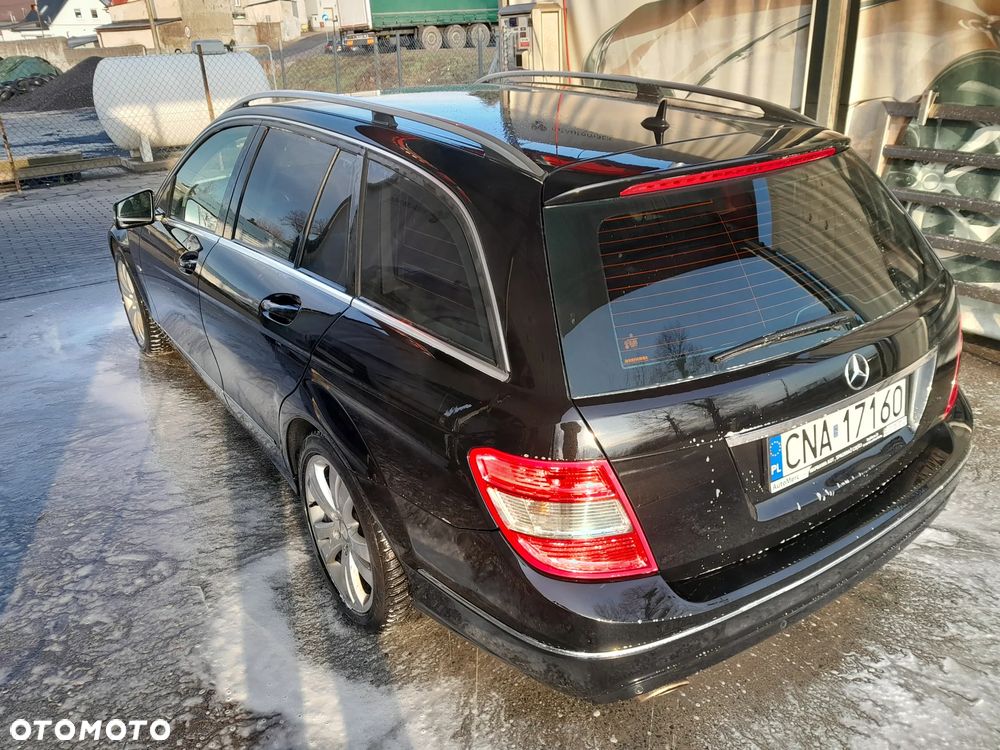 Mercedes-Benz Klasa C 180 CGI Automatik BlueEFFICIENCY Avantgarde - 4