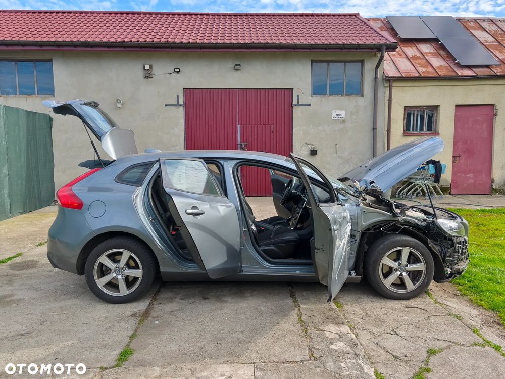 Volvo V40 - 22