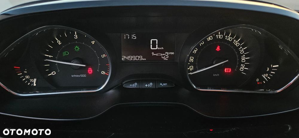 Peugeot 2008 1.4 HDi Access - 12