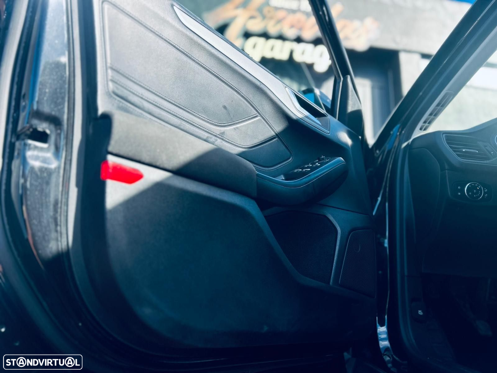 Ford Focus SW 1.0 EcoBoost Business - 25