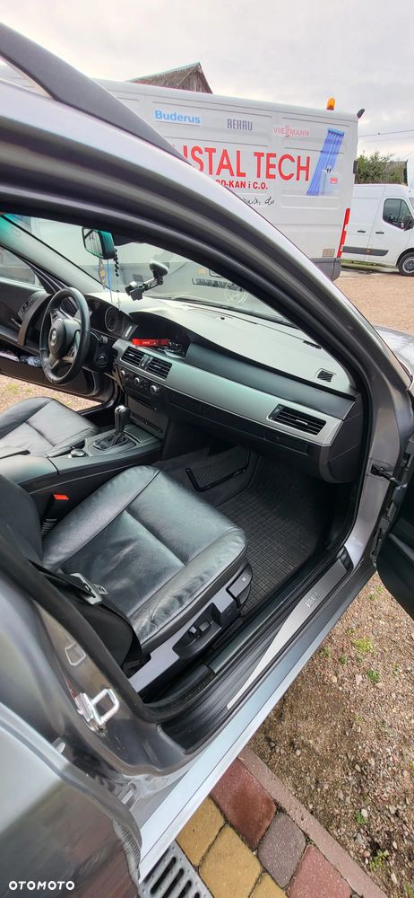 BMW Seria 5 525d Touring - 8