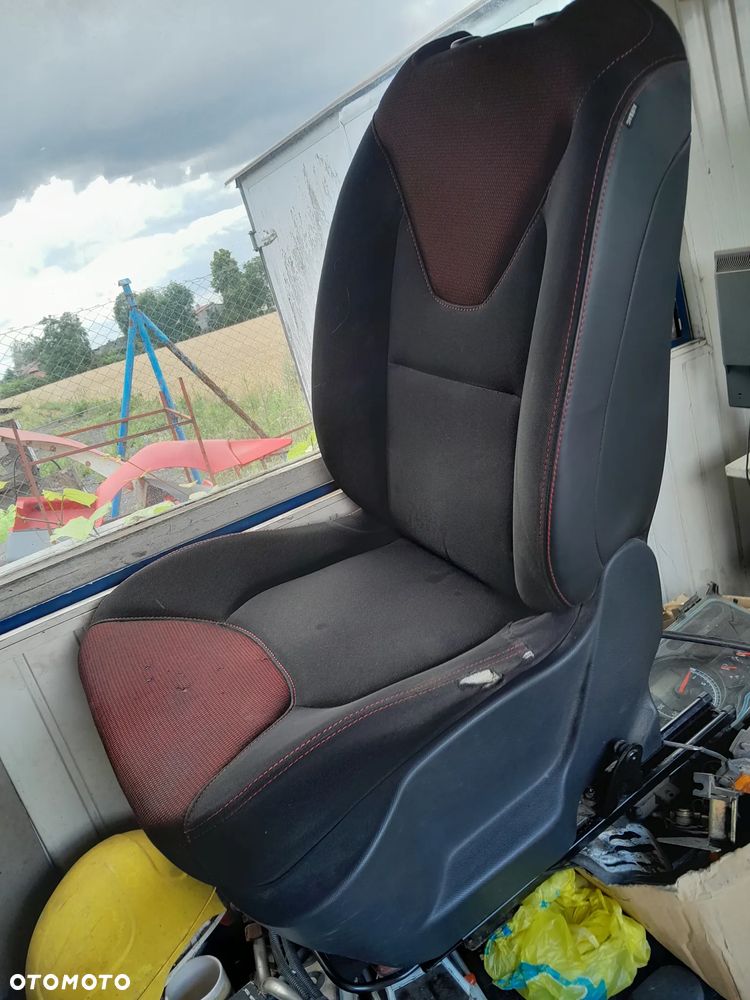 FOTEL RENAULT CLIO 4  014R - 1