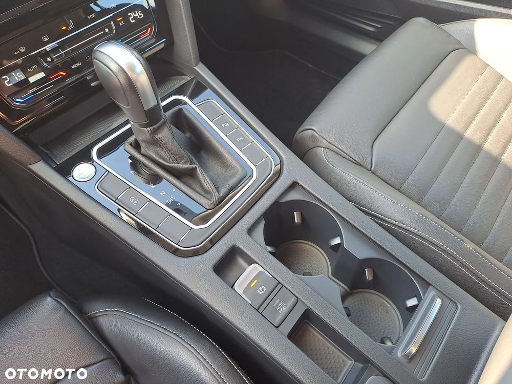 Volkswagen Passat 2.0 TSI Business DSG - 17