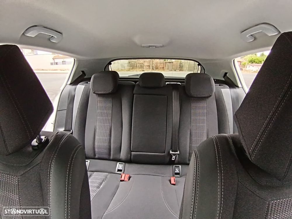 Peugeot 308 1.2 PureTech Allure EAT8 - 24