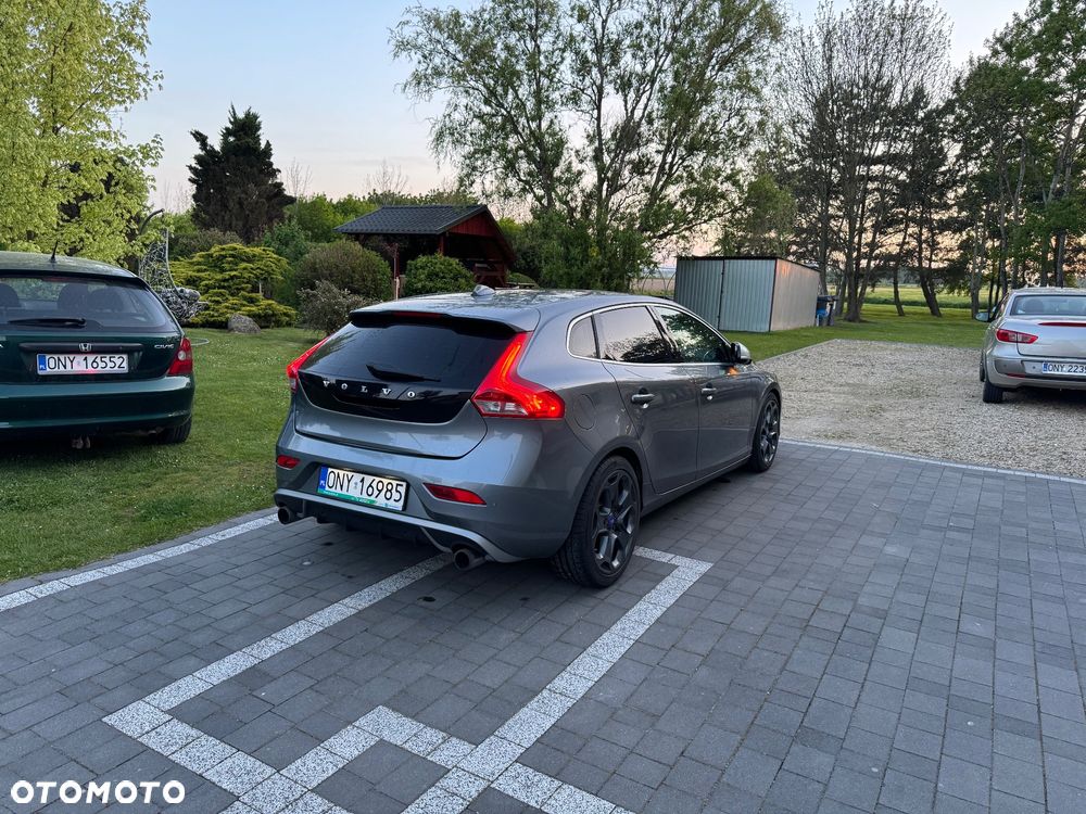 Volvo V40 D4 Drive-E R-Design Momentum - 3