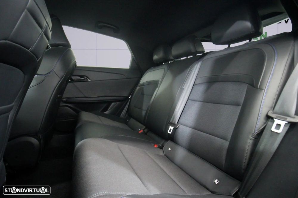 MG MG4 64 kWh Luxury - 12