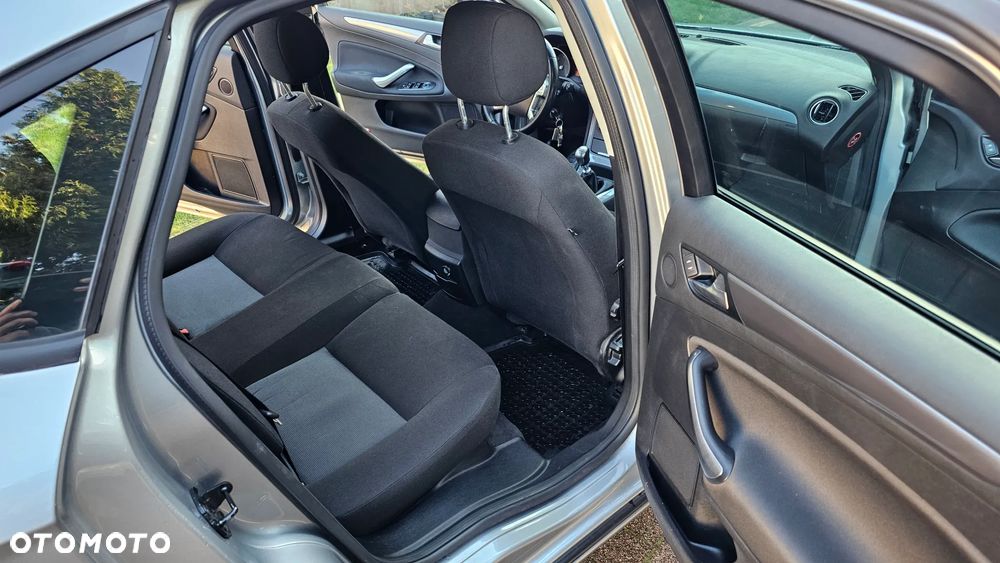 Ford Mondeo 2.0 TDCi Trend - 12