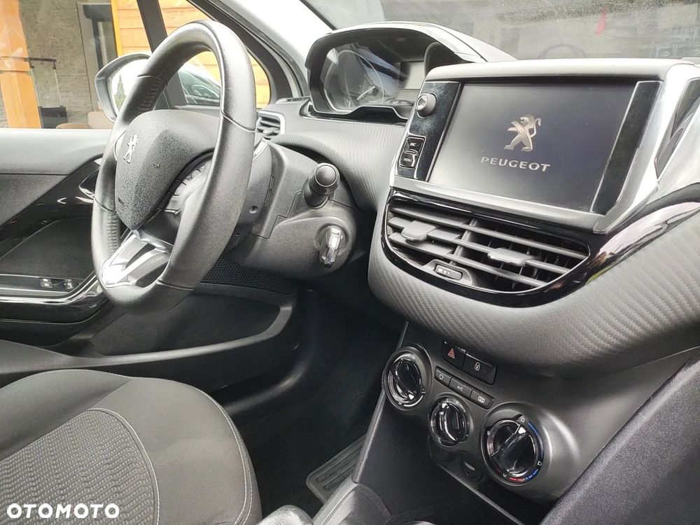 Peugeot 208 - 20