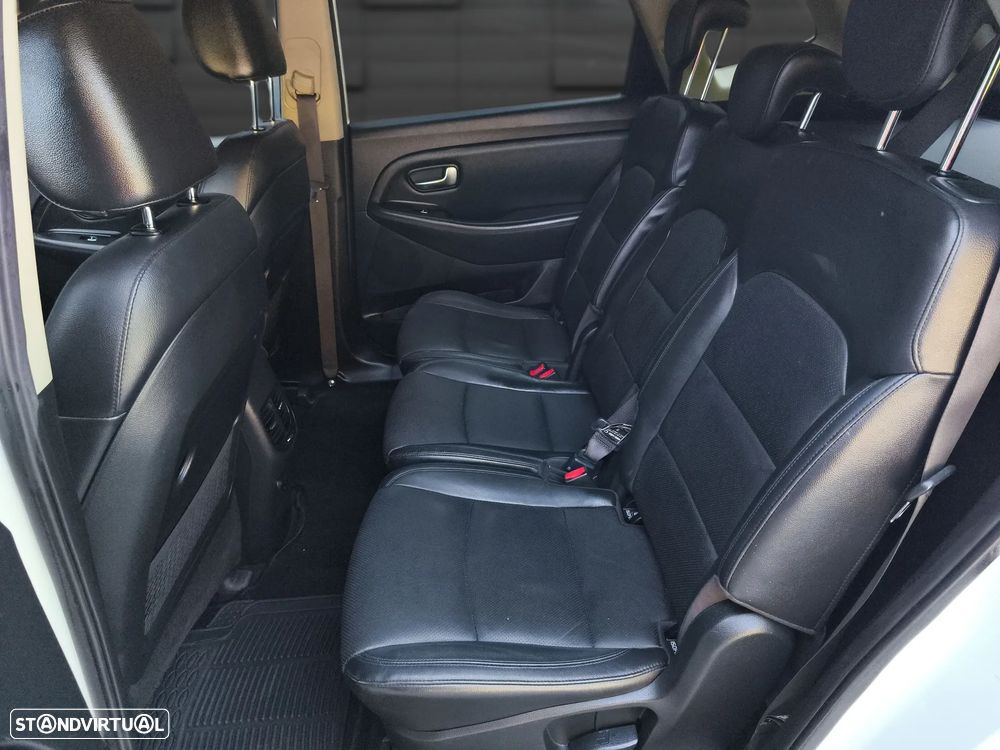 Kia Carens 1.7 CRDi ISG TX - 9