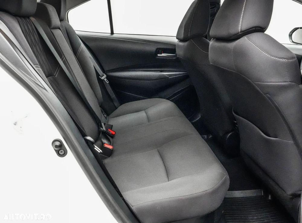 Toyota Corolla 1.8 HSD Dynamic - 17