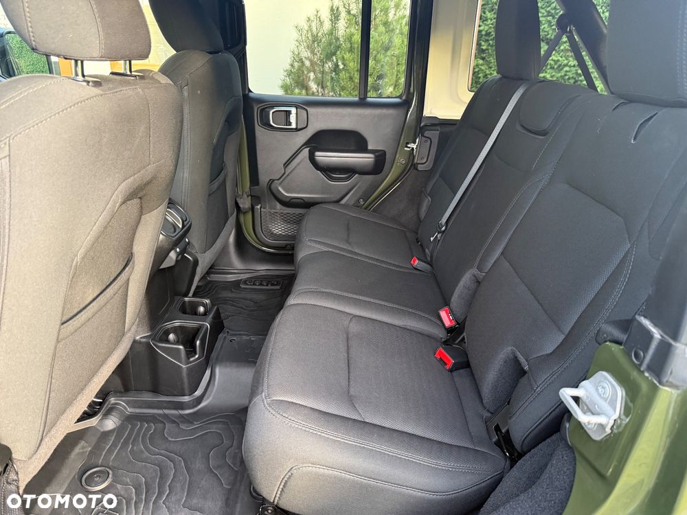 Jeep Wrangler - 16