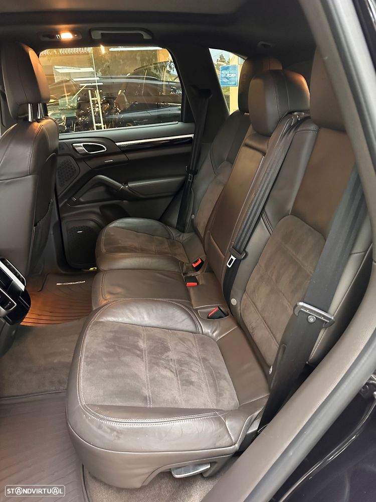 Porsche Cayenne S E-Hybrid Platinum Edition - 17
