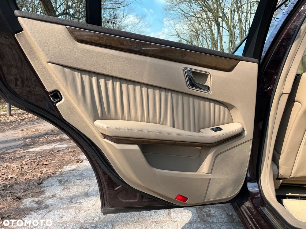 Mercedes-Benz Klasa E 350 CGI BlueEFFICIENCY Elegance - 18