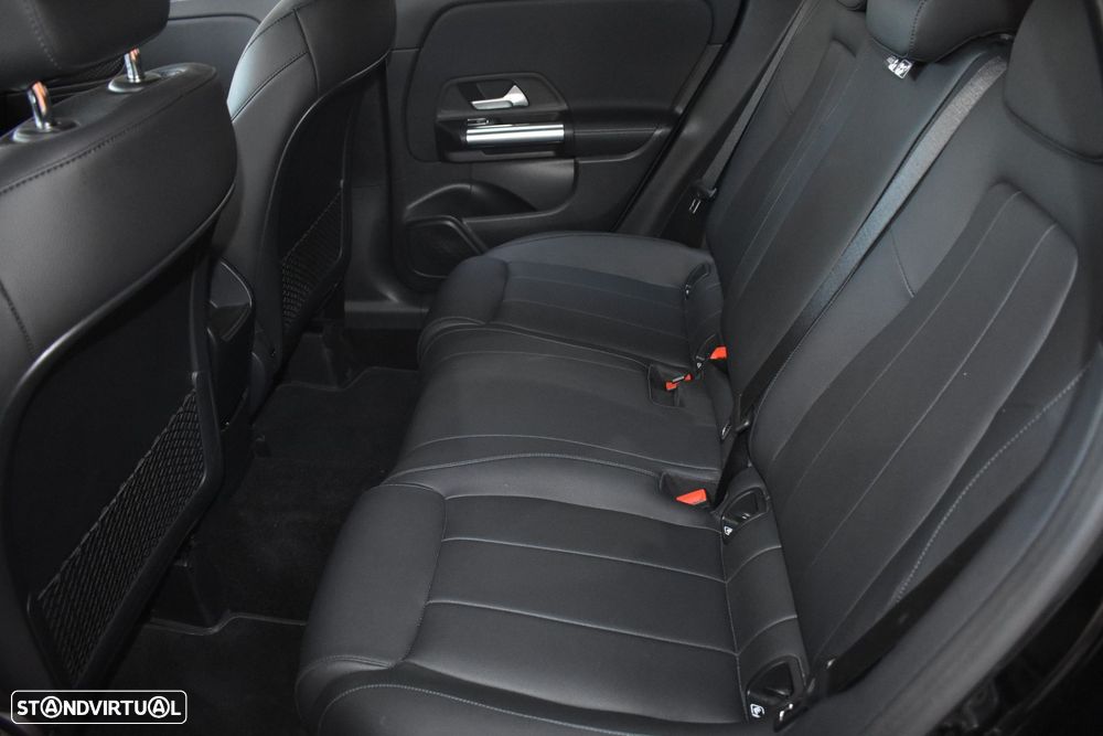 Mercedes-Benz GLA 250 - 52