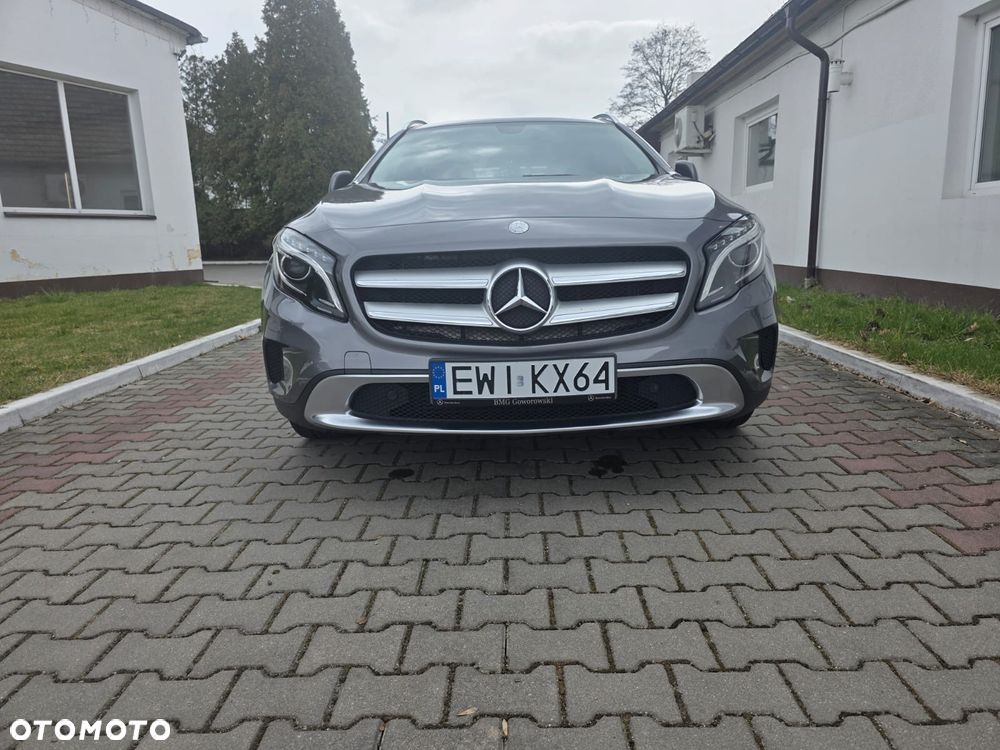 Mercedes-Benz GLA 200 7G-DCT - 3