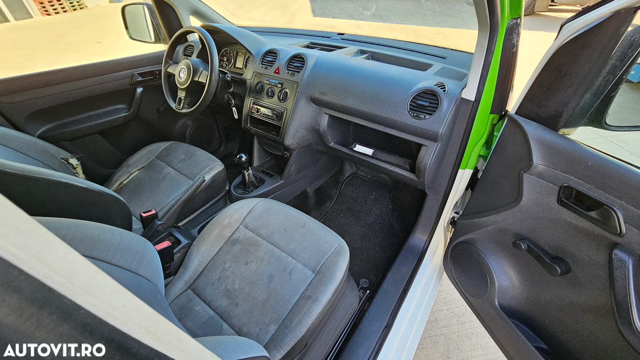 Volkswagen Caddy 1.6 TDi - 9
