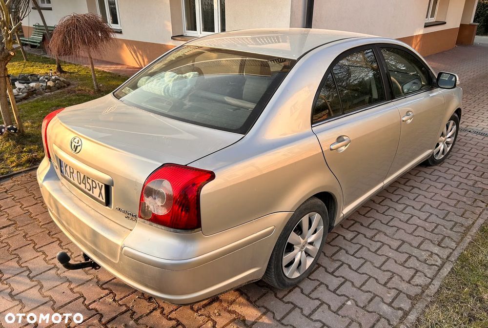 Toyota Avensis 2.0 D-4D Sol - 4