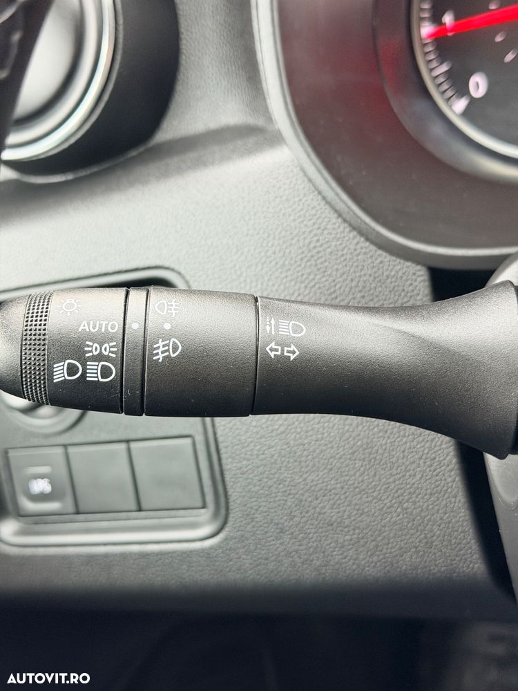 Dacia Duster TCe 90 Essential - 29