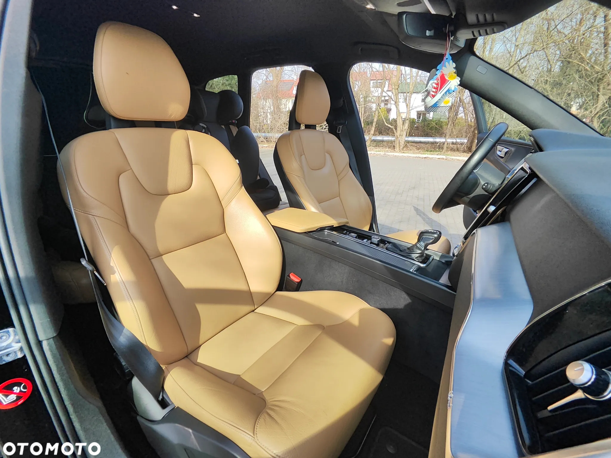 Volvo XC 60 D4 Momentum Pro - 16