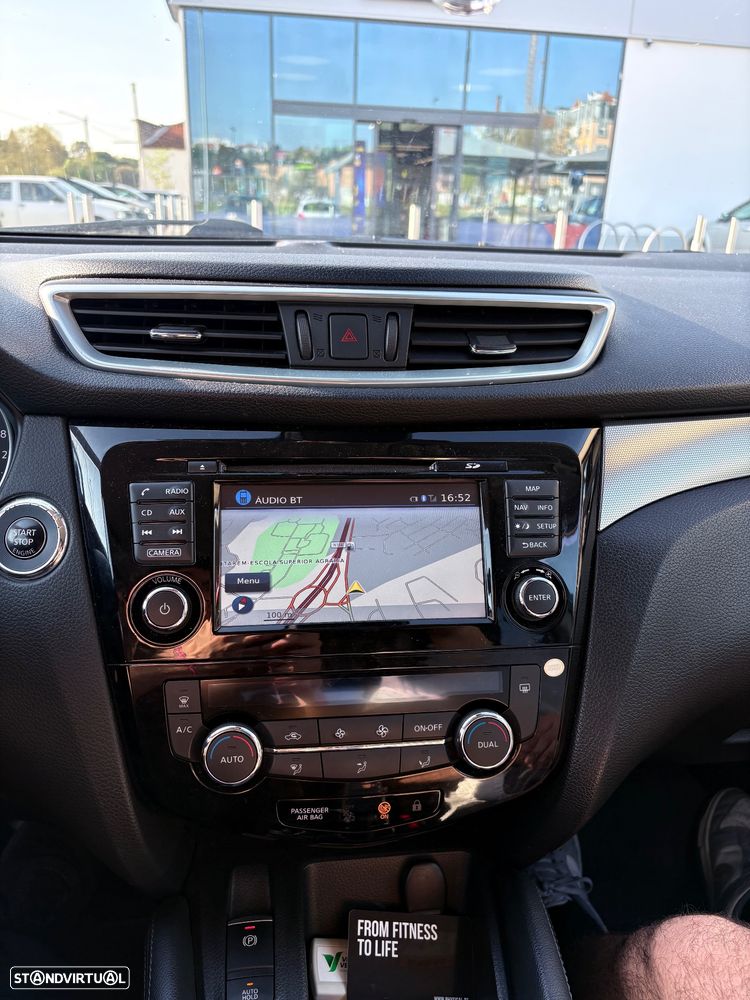 Nissan Qashqai 1.5 dCi N-Connecta - 6