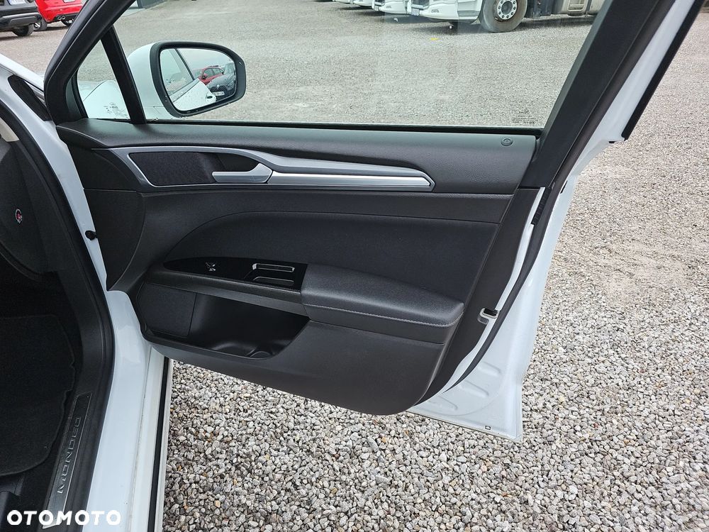 Ford Mondeo 2.0 TDCi Titanium PowerShift - 21