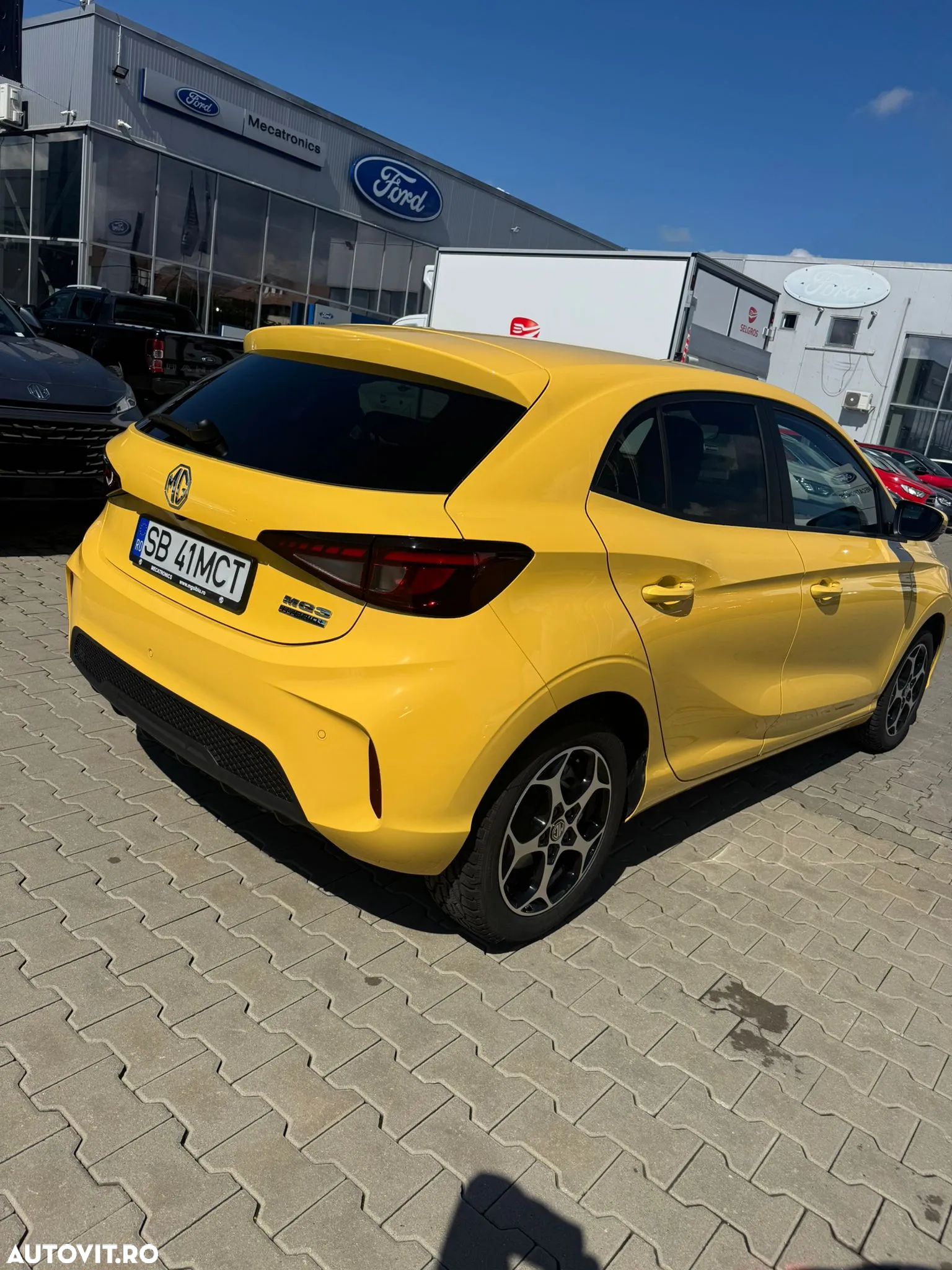 MG MG3 1.5 T GDI HEV Exclusive - 8