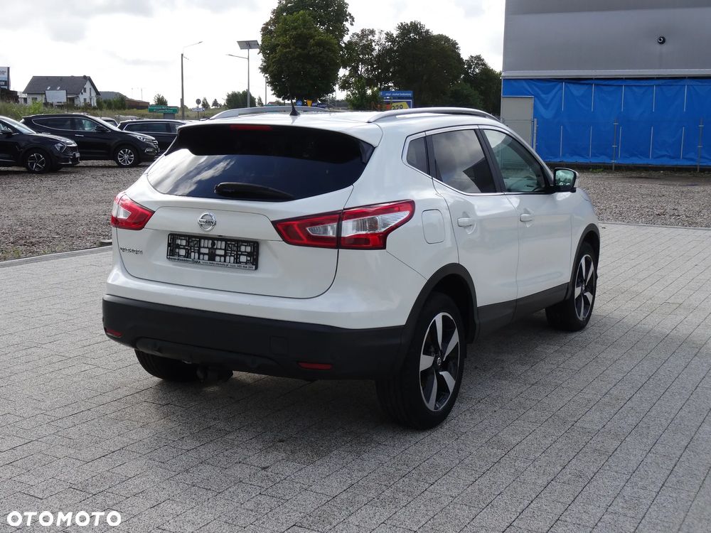 Nissan Qashqai 1.6 DCi 4x4 N-Connecta EU6 - 9