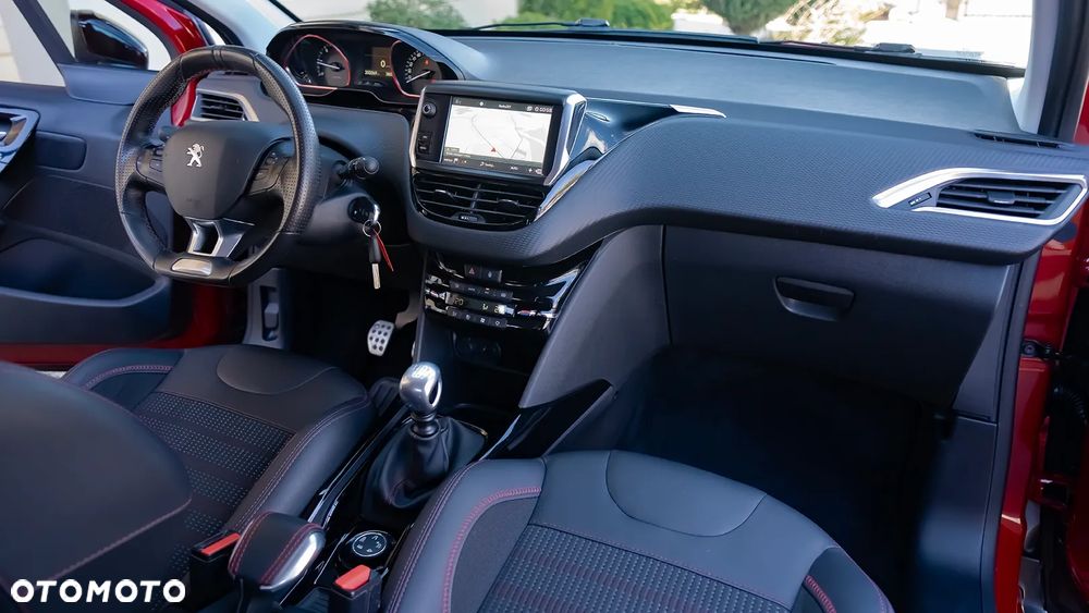 Peugeot 2008 BlueHDi FAP 120 STOP & START GT-Line Edition - 28