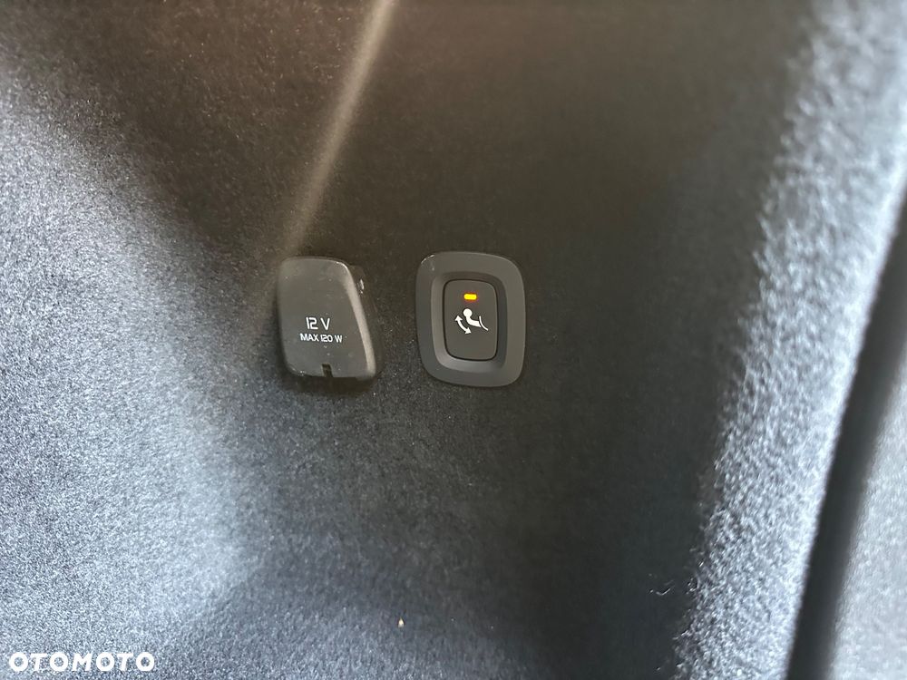 Volvo V60 D3 Drive-E Momentum - 31