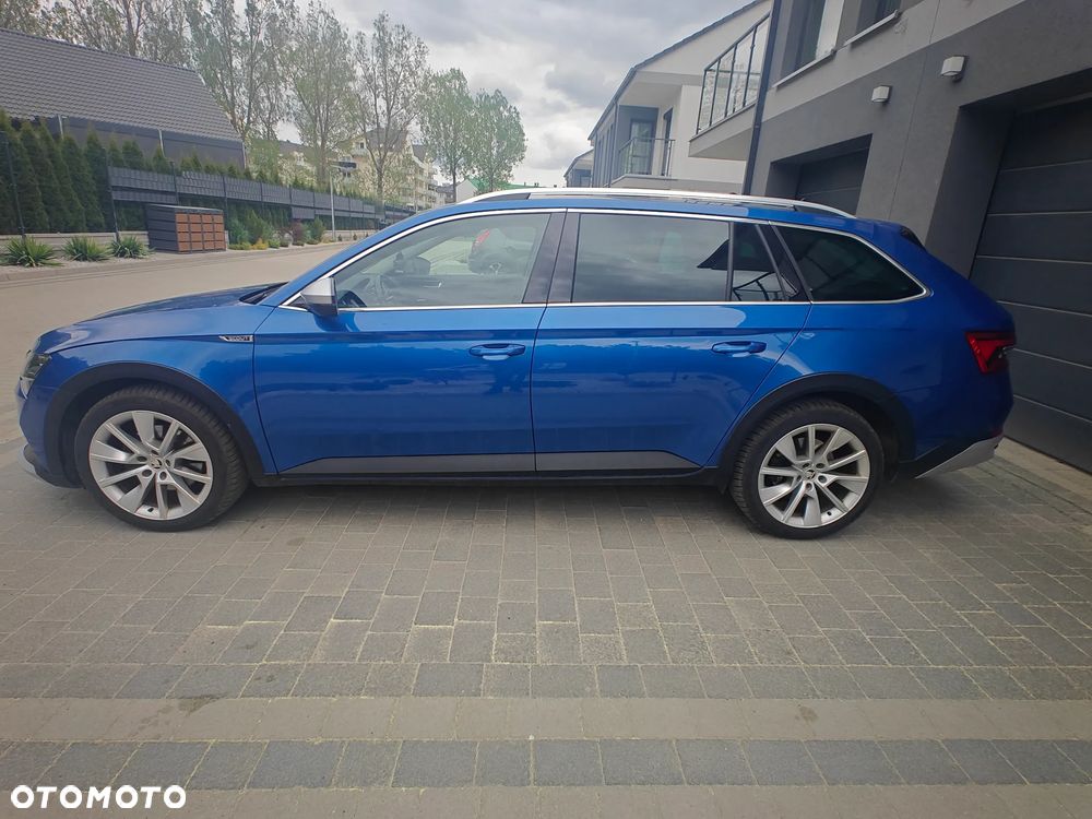 Skoda Superb 2.0 TDI 4x4 DSG Scout - 3