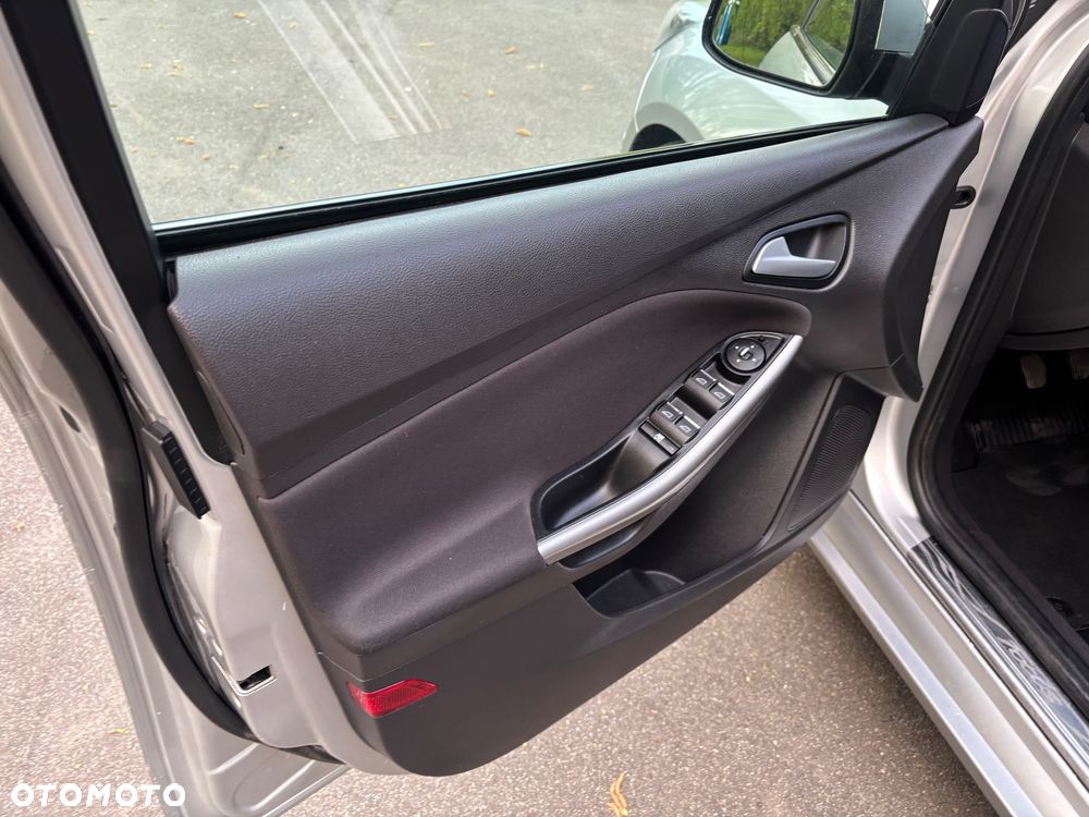 Ford Focus 1.6 TDCi DPF Start-Stopp-System SYNC Edition - 21