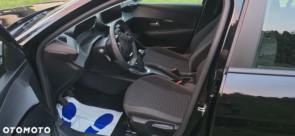 Peugeot 208 - 23