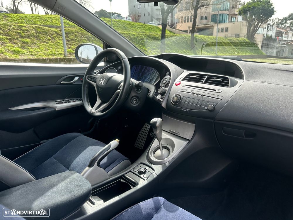 Honda Civic 1.4 Comfort - 38