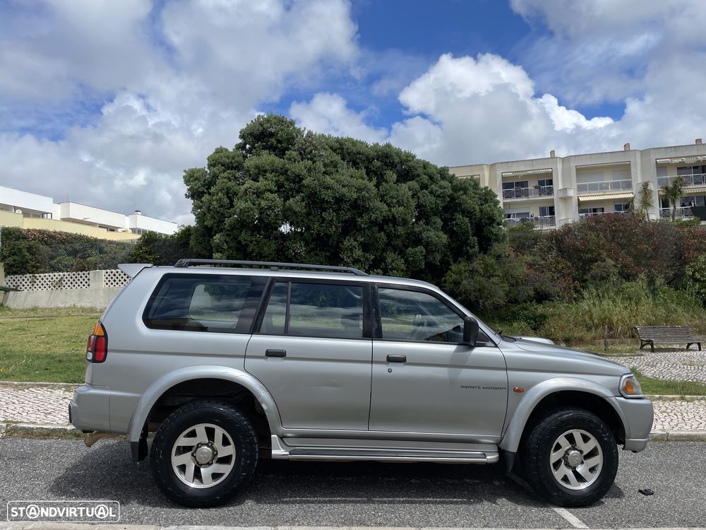 Mitsubishi Pajero Sport 2.5 TD GLS - 1
