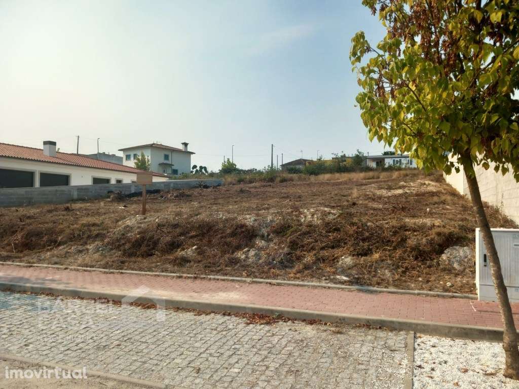 Lote para construção em Tamel (São Veríssimo) - Barcelos - Grande imagem: 2/5