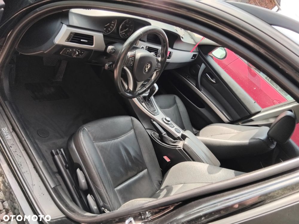 BMW Seria 3 318i - 4