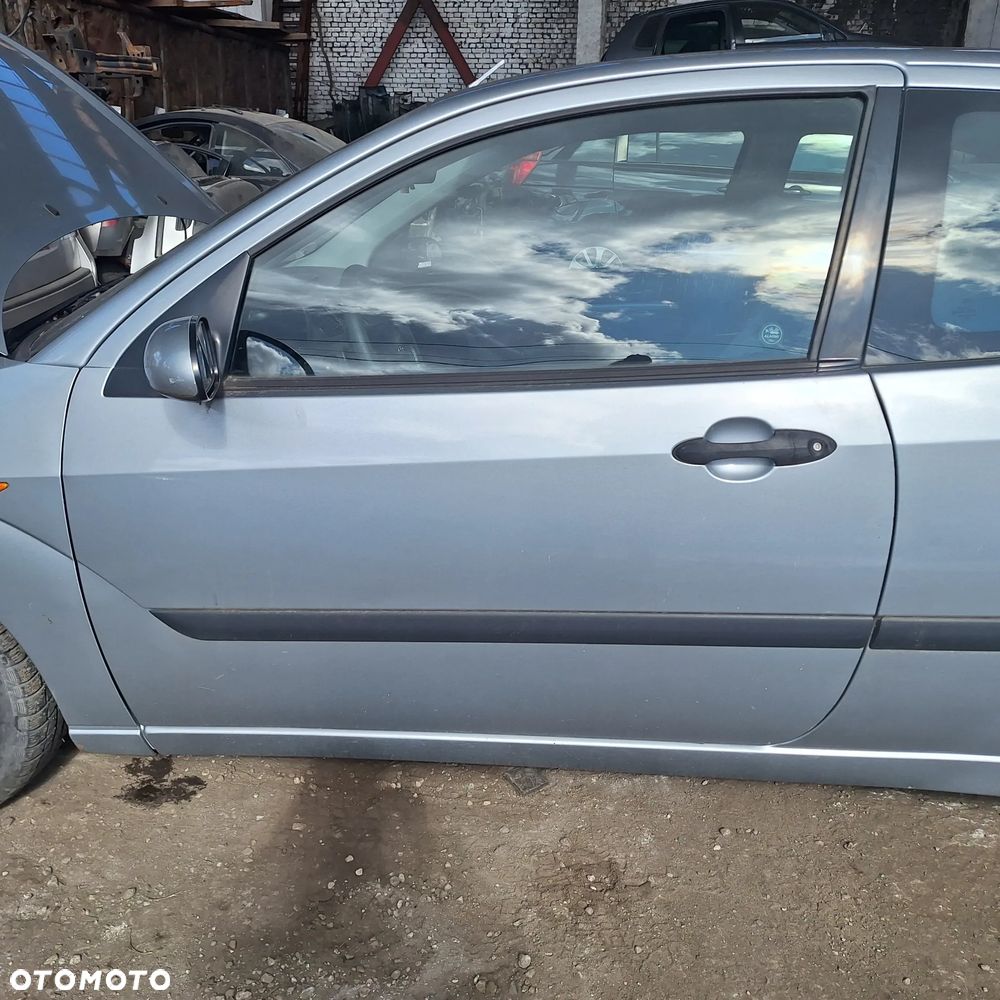 DRZWI PRAWE LEWE PRZOD FOCUS MK1 3D KOD D1 - 1