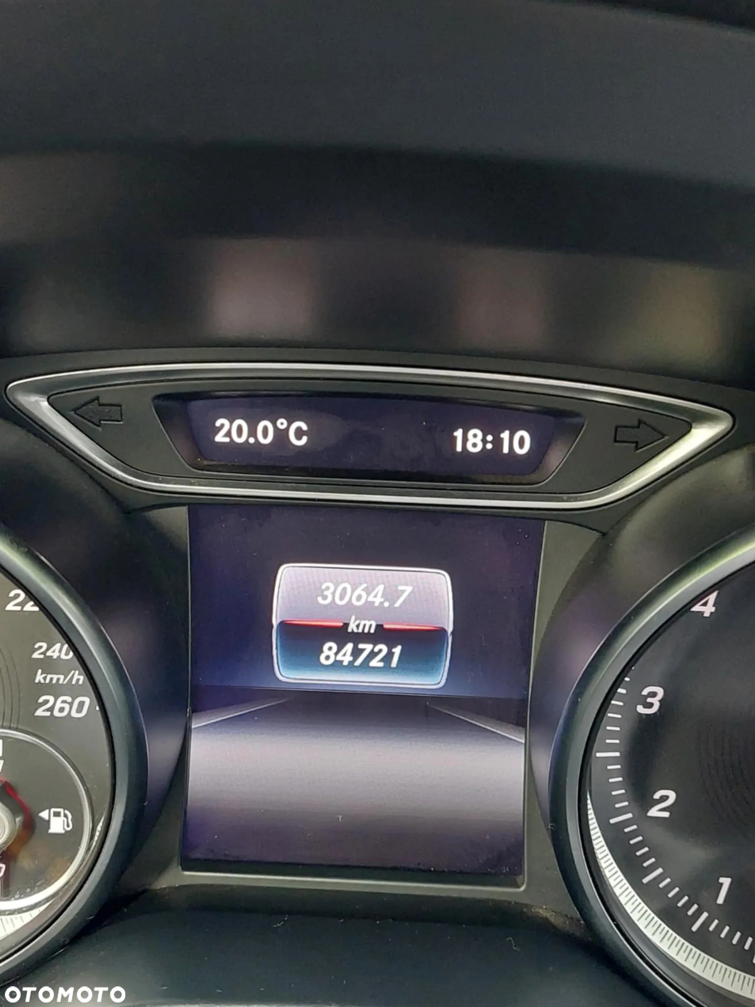 Mercedes-Benz GLA 180 - 10