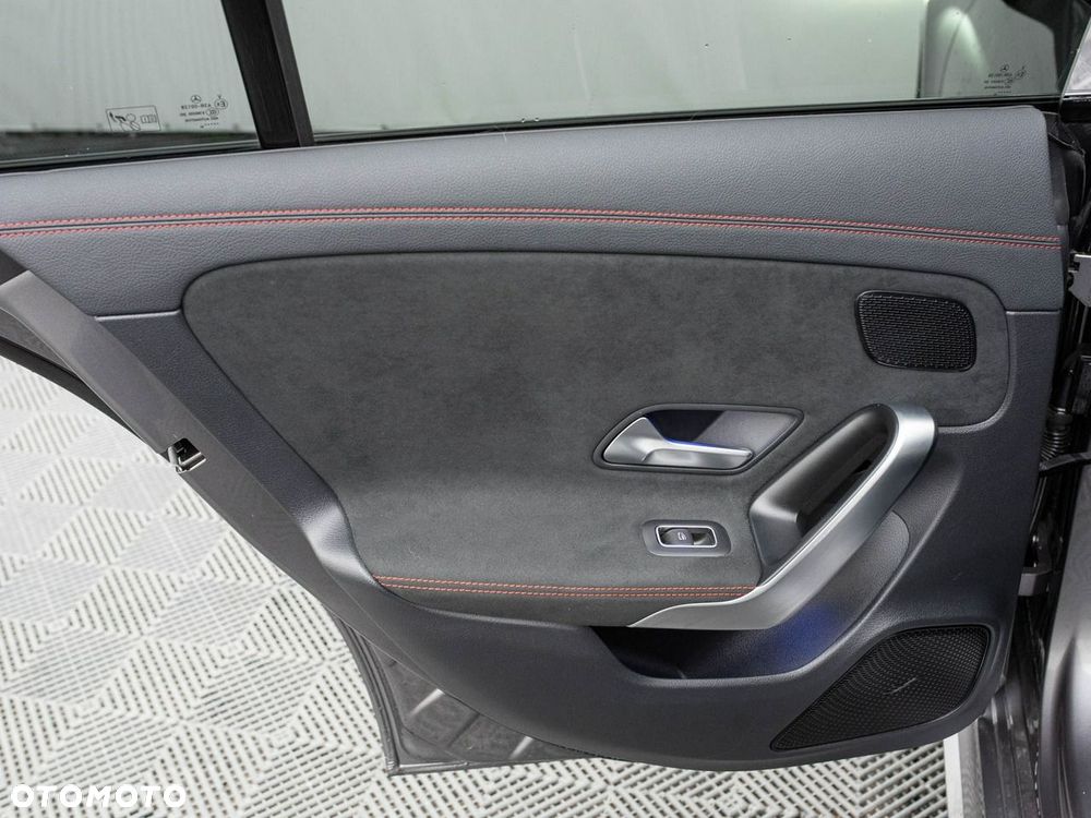 Mercedes-Benz CLA 200 mHEV AMG Line 7G-DCT - 24