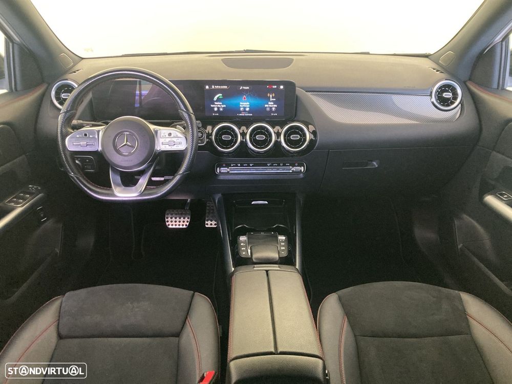 Mercedes-Benz GLA 180 d AMG Line - 12