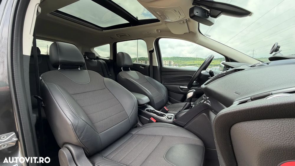 Ford Kuga 2.0 TDCi 4WD Powershift Titanium - 6