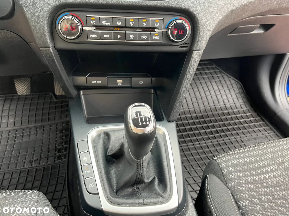 Kia Ceed 1.5 T-GDI M - 12