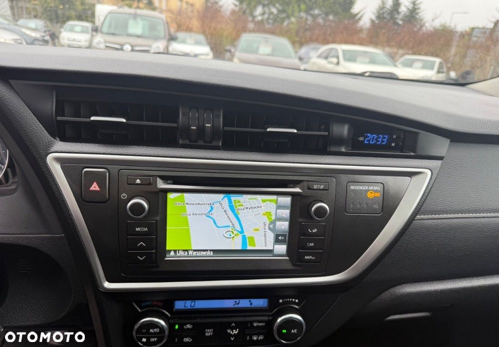 Toyota Auris - 18