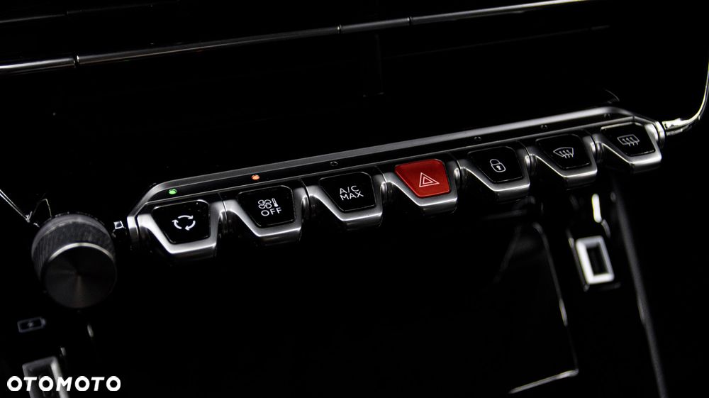 Peugeot 2008 1.2 PureTech Allure S&S EAT8 - 27