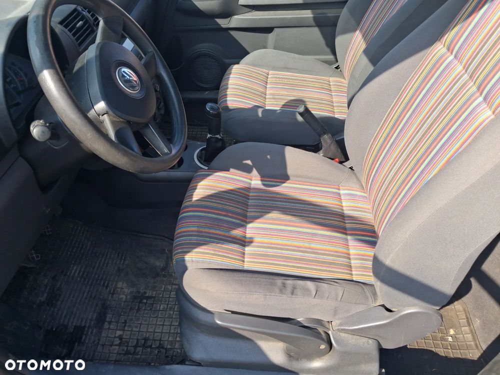Volkswagen Fox silnik kompletny 1.4 TDI BNM 70KM skrzynia biegów HCS drzwi klapa zderzak błotnik lusterko kolor czarny N2C/BC pompowtrysk turbina dwumasa sprzęgło sterownik moduł przewód rura wiązka maglownica czujnik mcperson zwrotnica piasta zacisk pompa pompka alternator sprężarka klimatyzacji panel szyba boczek fotel kierownica lewarek przepustnica pokrywa osłona nadkole zbiorniczek klema wiązka mechanizm lampa belka sanki zamek schowek zegary manetki NA CZĘŚCI - 15