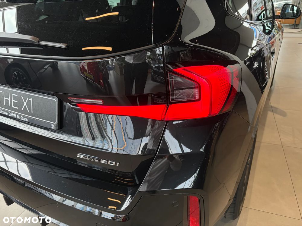 BMW X1 sDrive20i mHEV - 9